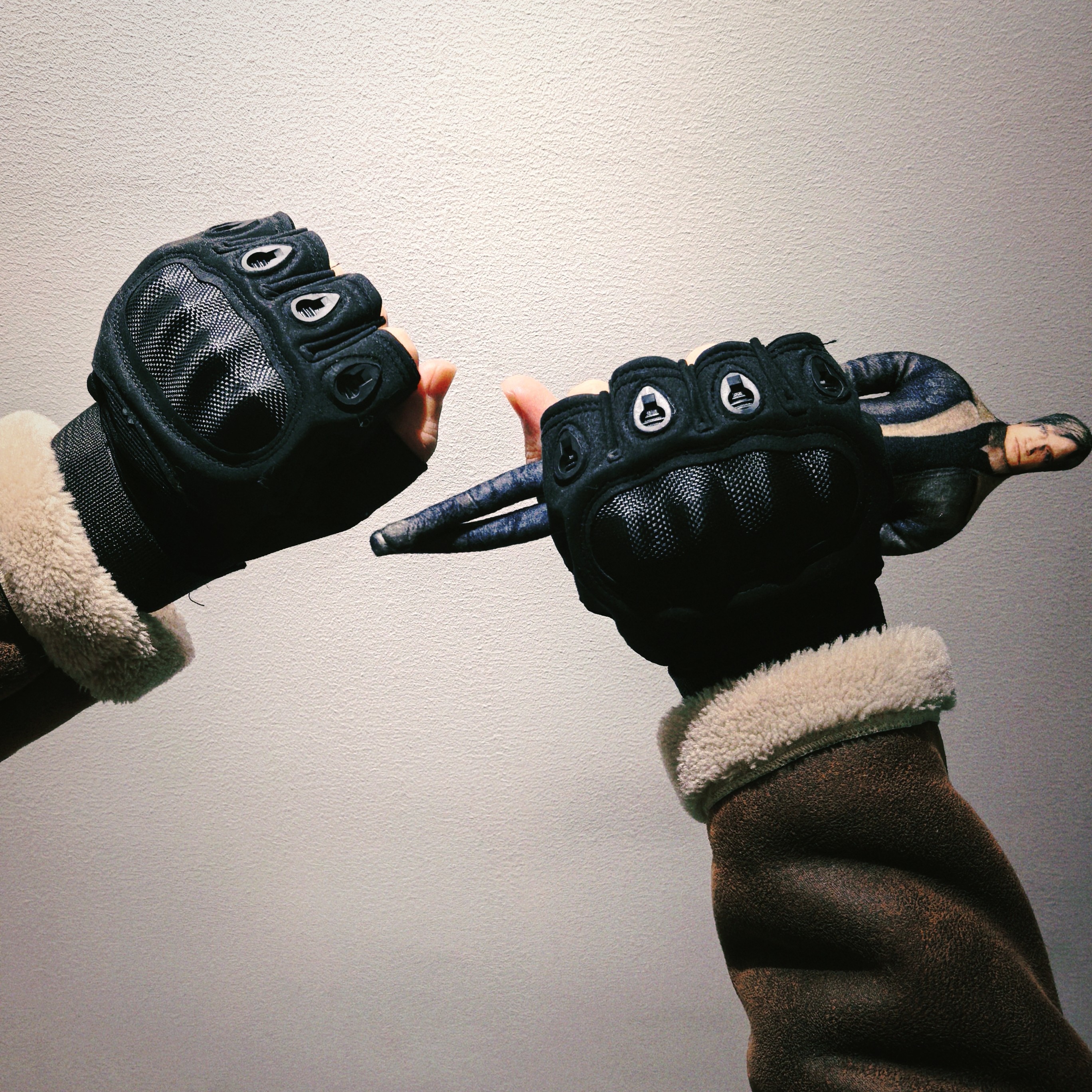 Resident Evil Leon Inspired Ta - Cut Resistant Glove incelemesi ve fiyatı